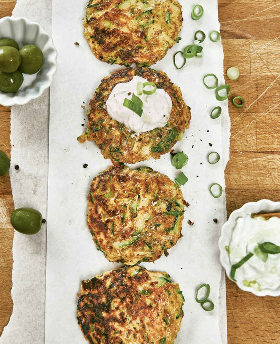 Zucchinipuffer mit Tsatsiki