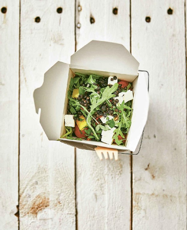 Sommerlicher Belugalinsensalat