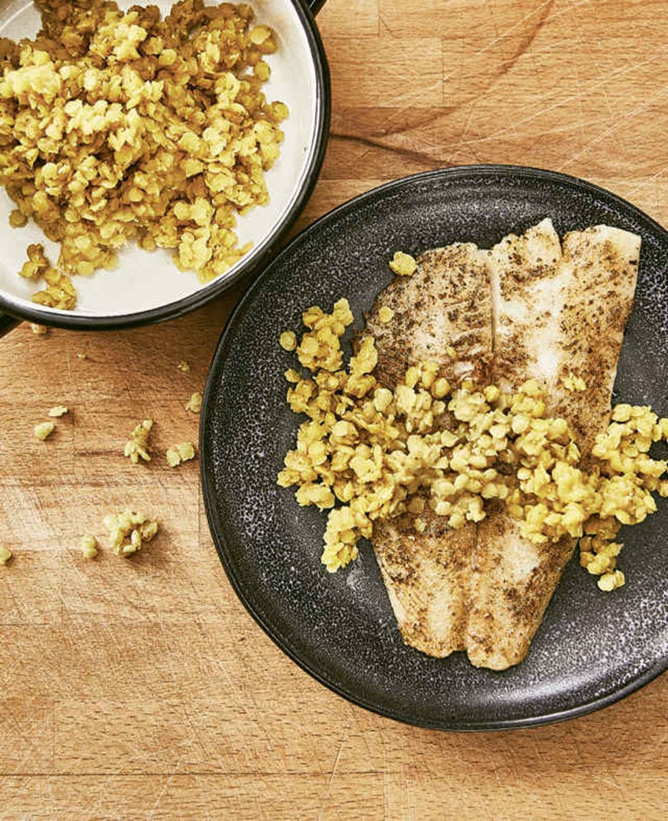 Orientalisch gewürzte Dorade mit Gelben Currylinsen